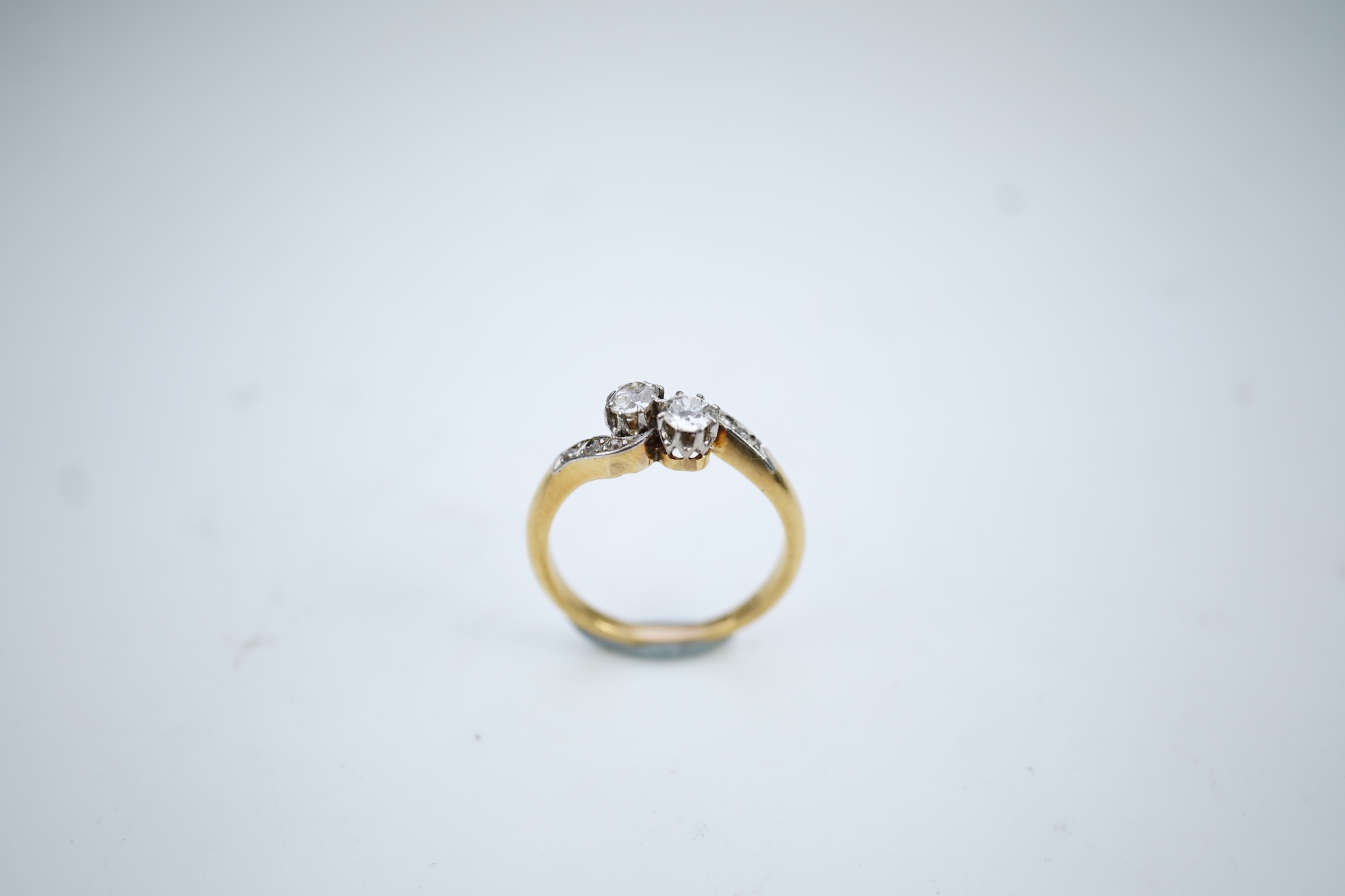 A diamond toi et moi ring, early 20th century